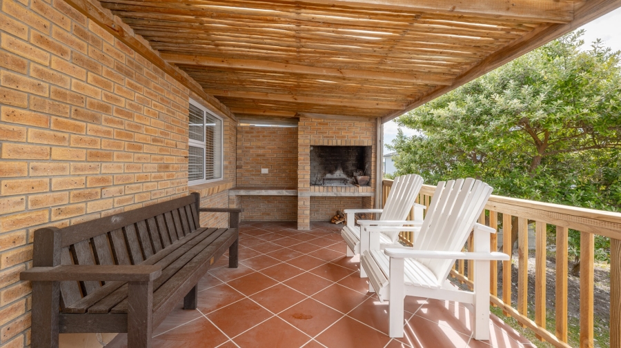 3 Bedroom Property for Sale in Struisbaai Western Cape
